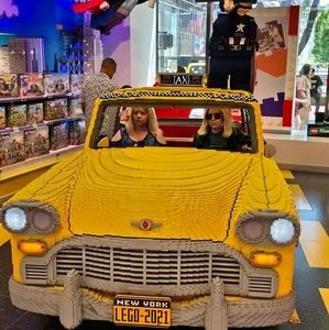 Meet your Posher, Leigh